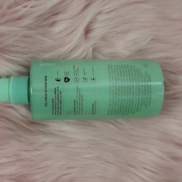Brand New PINK Victoria's Secret REFRESHING BODY LOTION - Picture 2 of 3